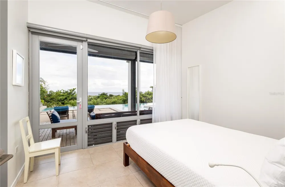 673 CASA BLUE Vieques, PR 00765