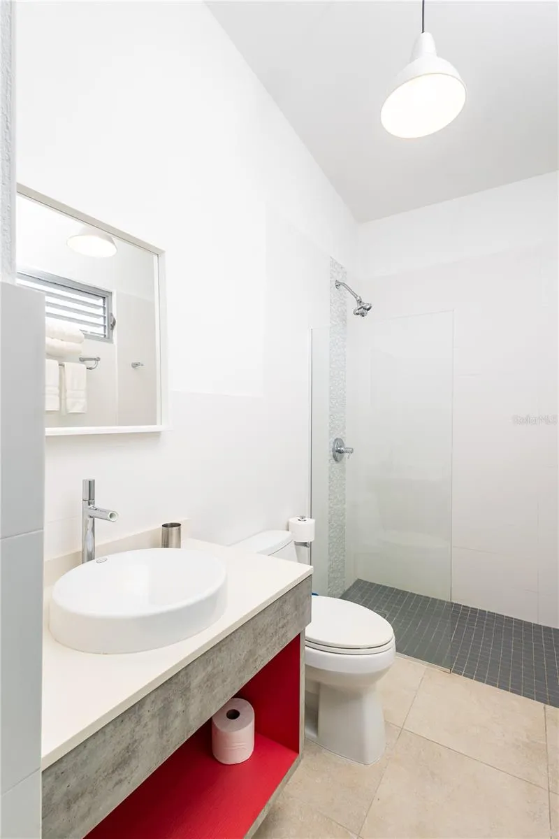673 CASA BLUE Vieques, PR 00765