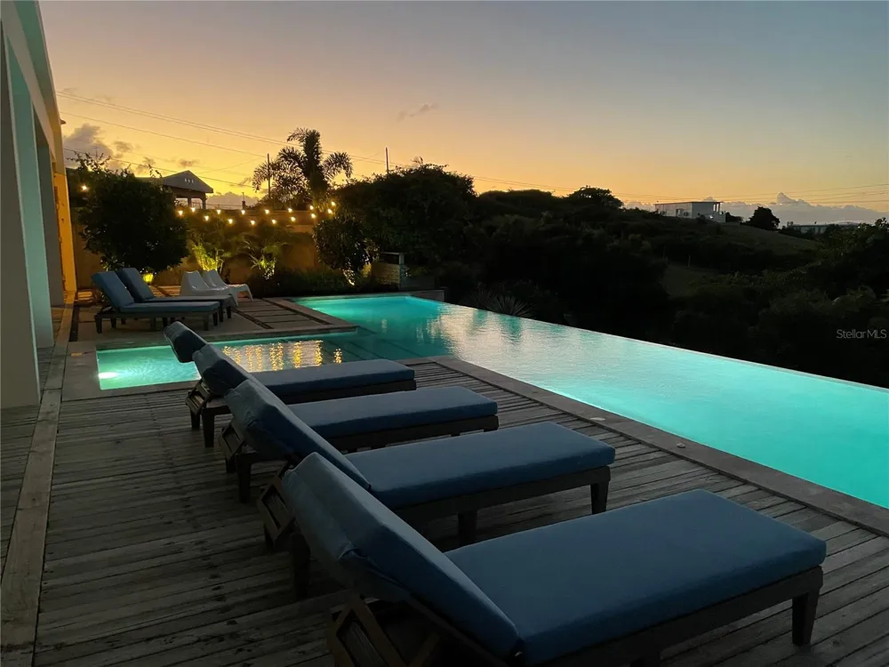 673 CASA BLUE Vieques, PR 00765