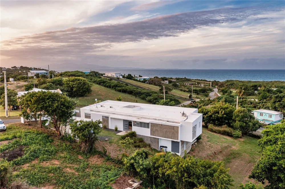 673 CASA BLUE Vieques, PR 00765