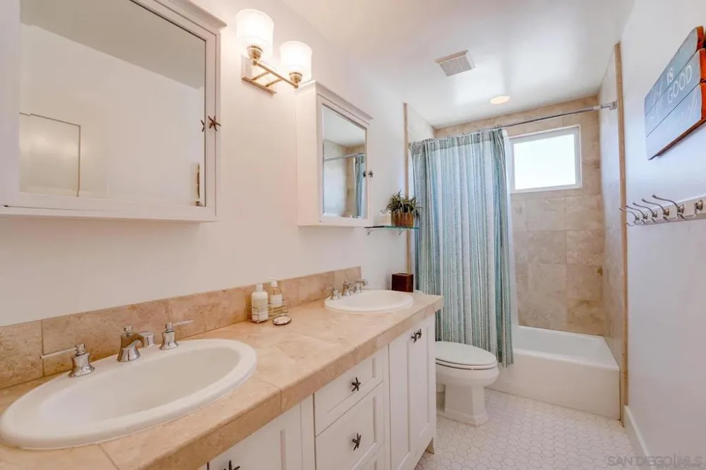 920 D Ave Coronado, CA 92118