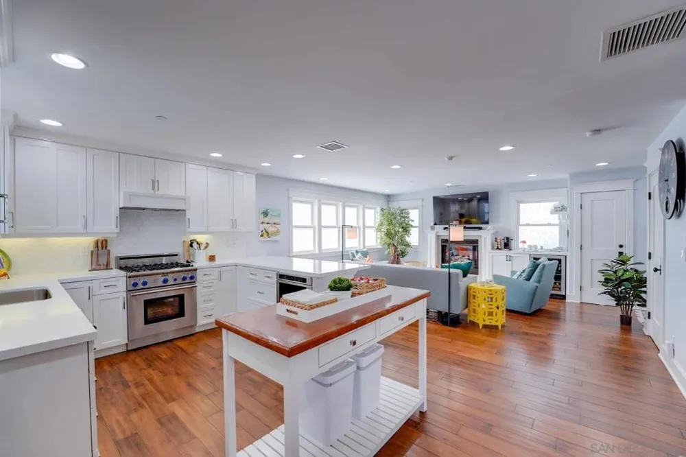 920 D Ave Coronado, CA 92118