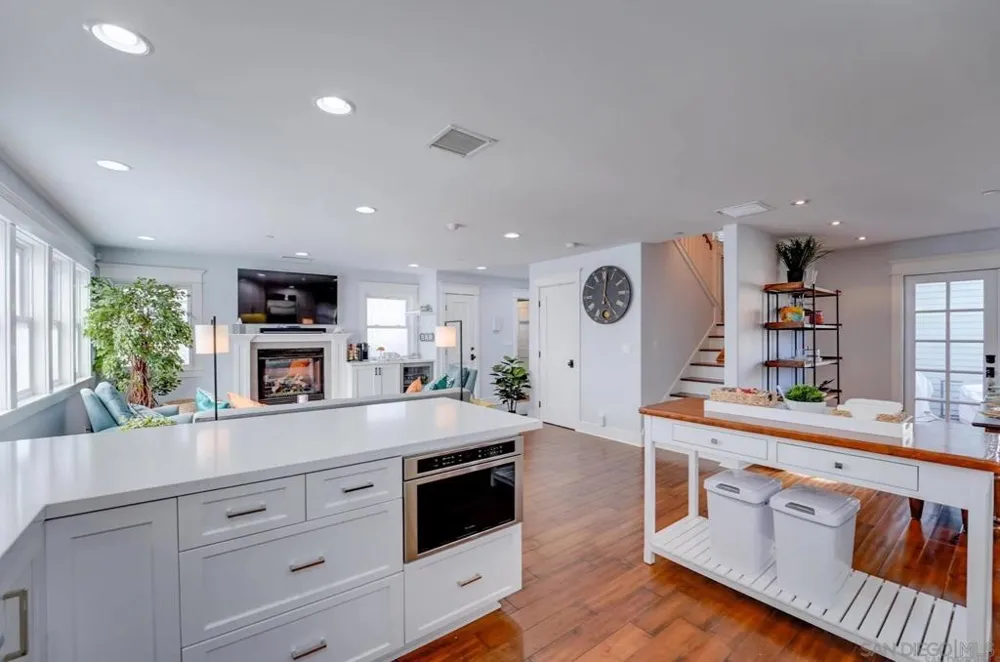 920 D Ave Coronado, CA 92118
