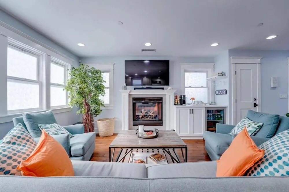 920 D Ave Coronado, CA 92118