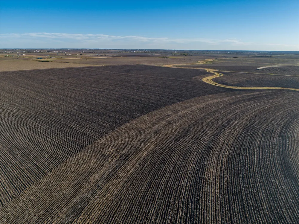 14914 Svenska Road Coupland, TX 78615