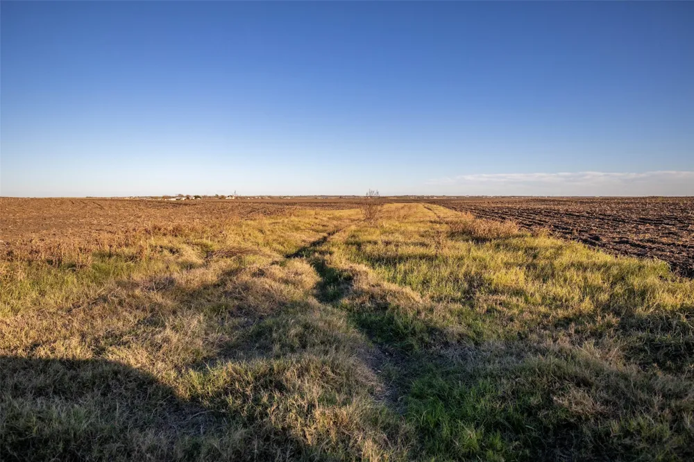 14914 Svenska Road Coupland, TX 78615