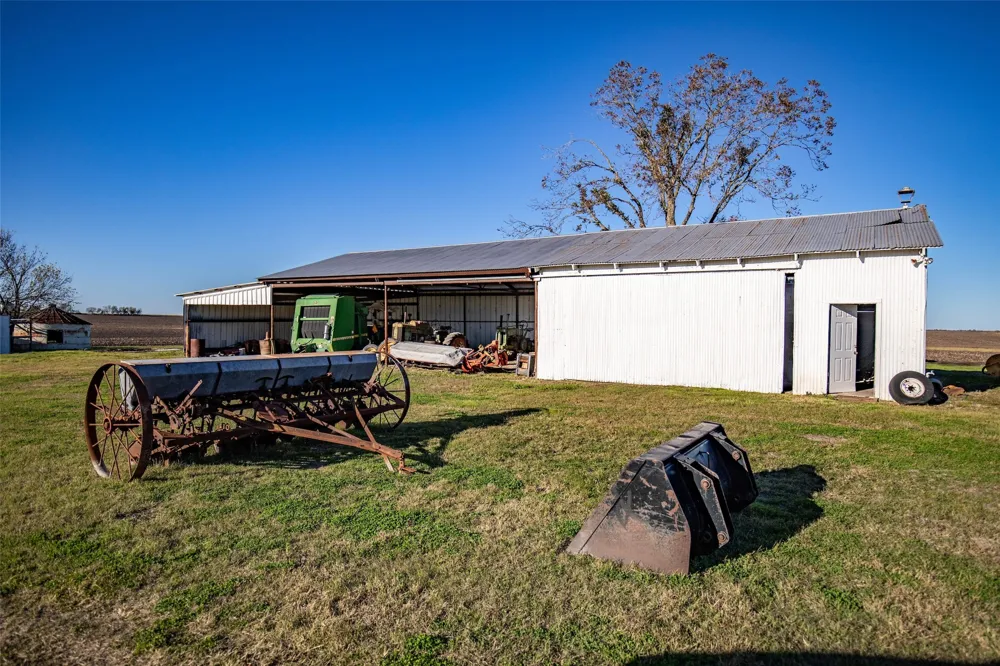 14914 Svenska Road Coupland, TX 78615