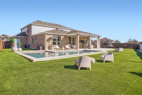 1137 Hemlen Cove