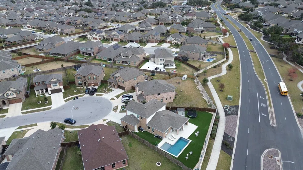 1137 Hemlen Cove Leander, TX 78641