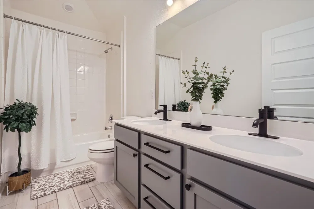 1137 Hemlen Cove Leander, TX 78641