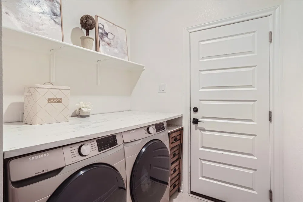 1137 Hemlen Cove Leander, TX 78641