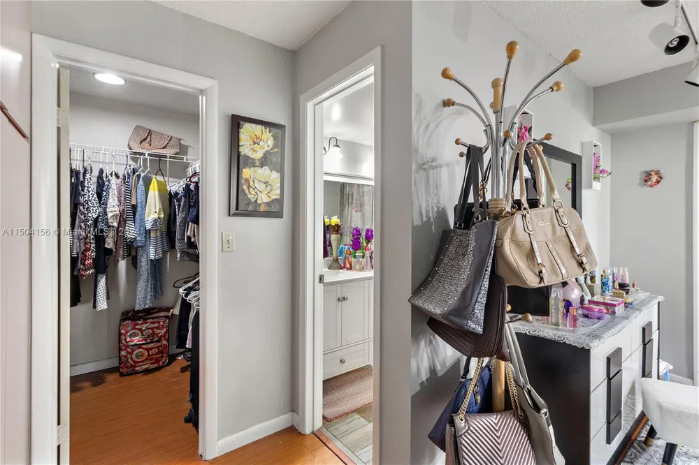 281 S Hollybrook Dr #103 Pembroke Pines, FL 33025