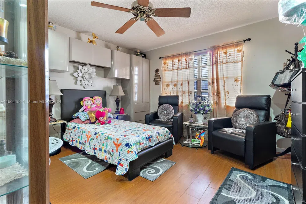 281 S Hollybrook Dr #103 Pembroke Pines, FL 33025
