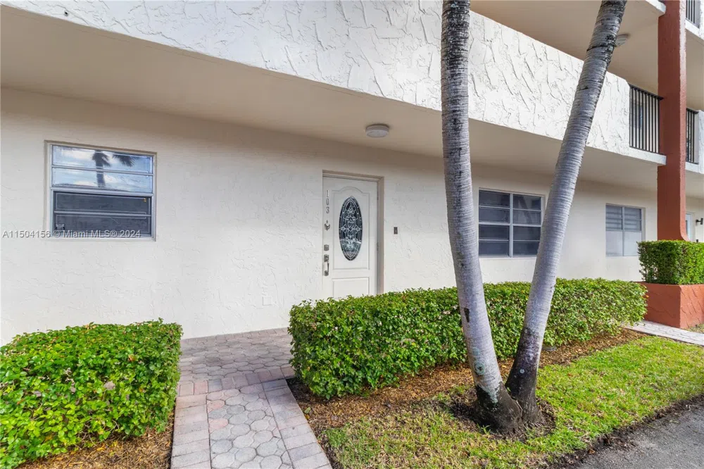 281 S Hollybrook Dr #103 Pembroke Pines, FL 33025