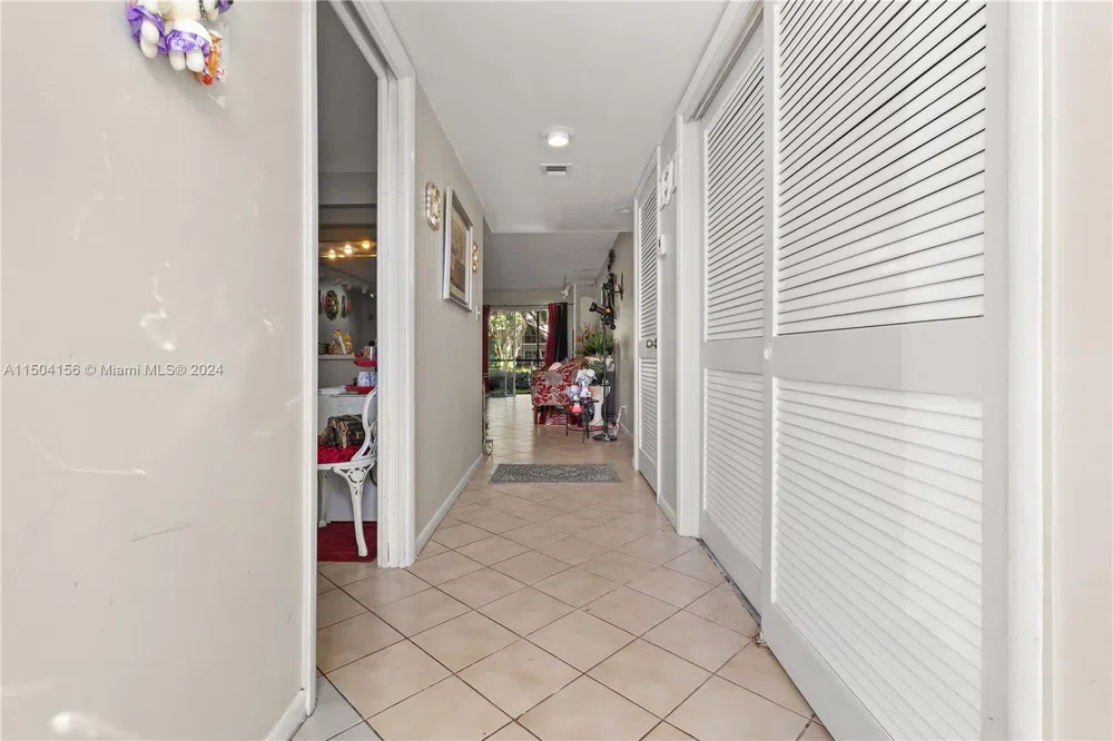 281 S Hollybrook Dr #103 Pembroke Pines, FL 33025