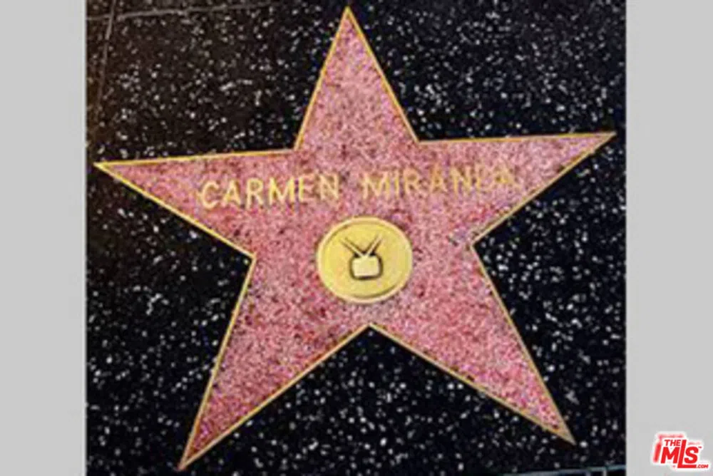 1940 Carmen Avenue Los Angeles, CA 90068