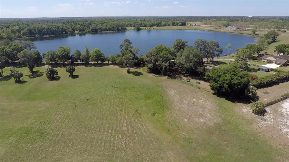 3412 LAKE DIANE RD #67 Tavares, FL 32778