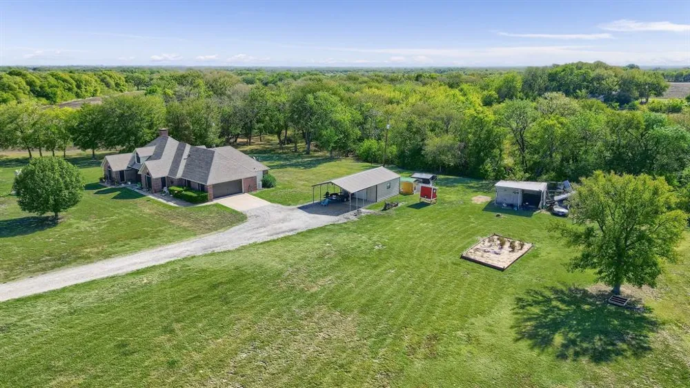 688 Harris Road Gunter, TX 75058