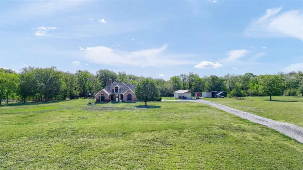 688 Harris Road Gunter, TX 75058