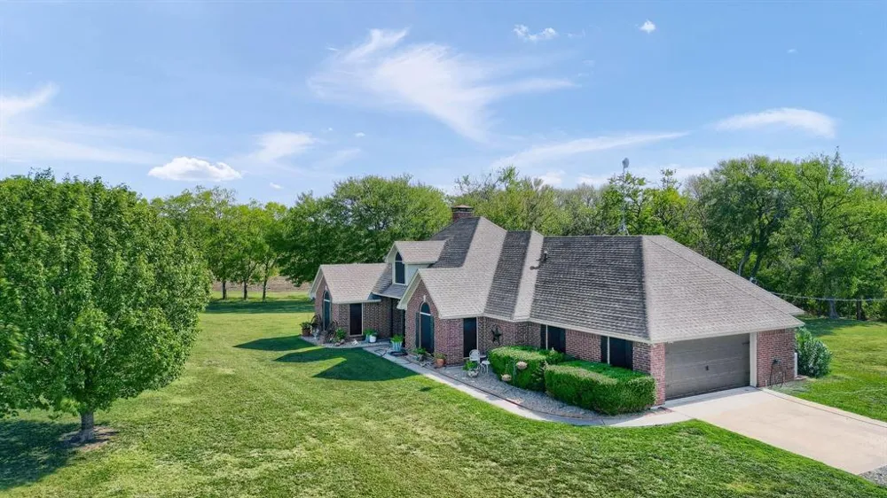 688 Harris Road Gunter, TX 75058