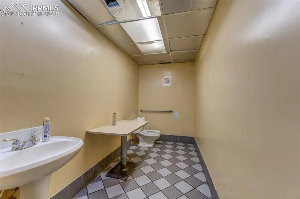 102-106 E Main Street Florence, CO 81226