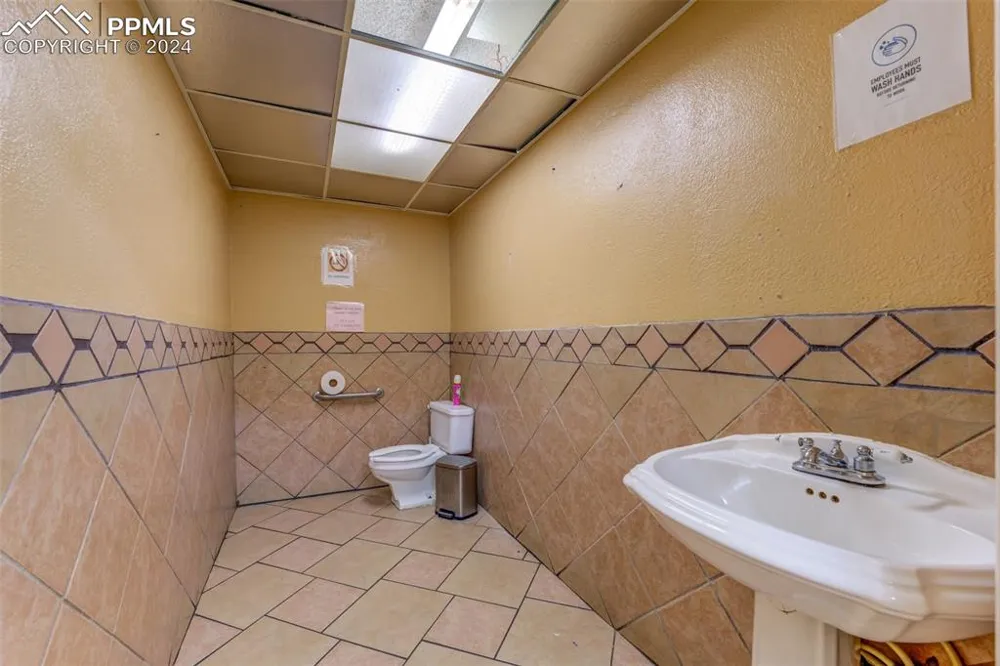 102-106 E Main Street Florence, CO 81226