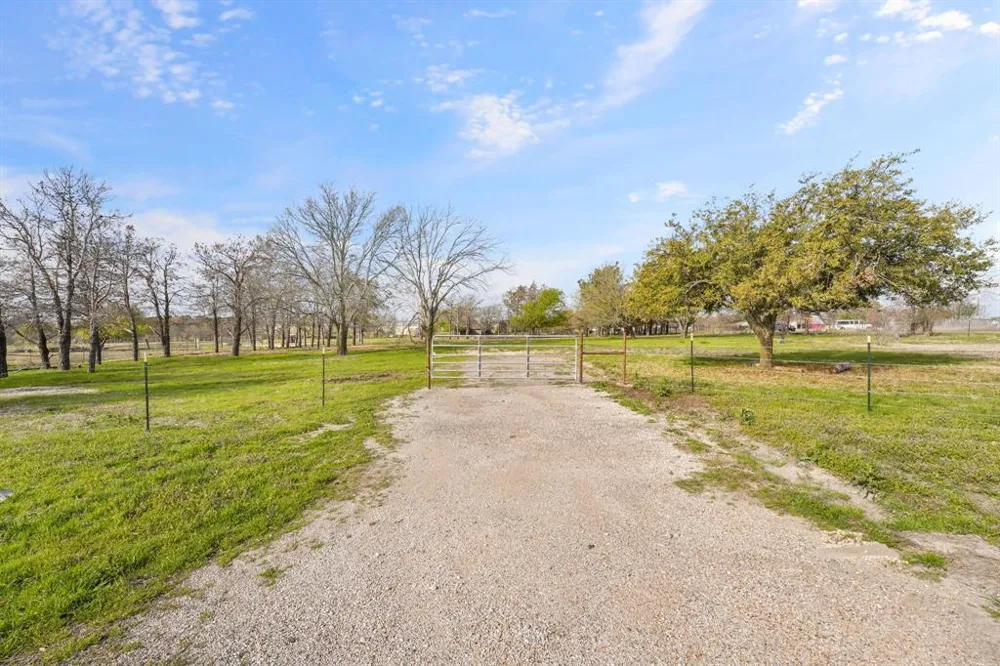 2500 Howell Drive Venus, TX 76084
