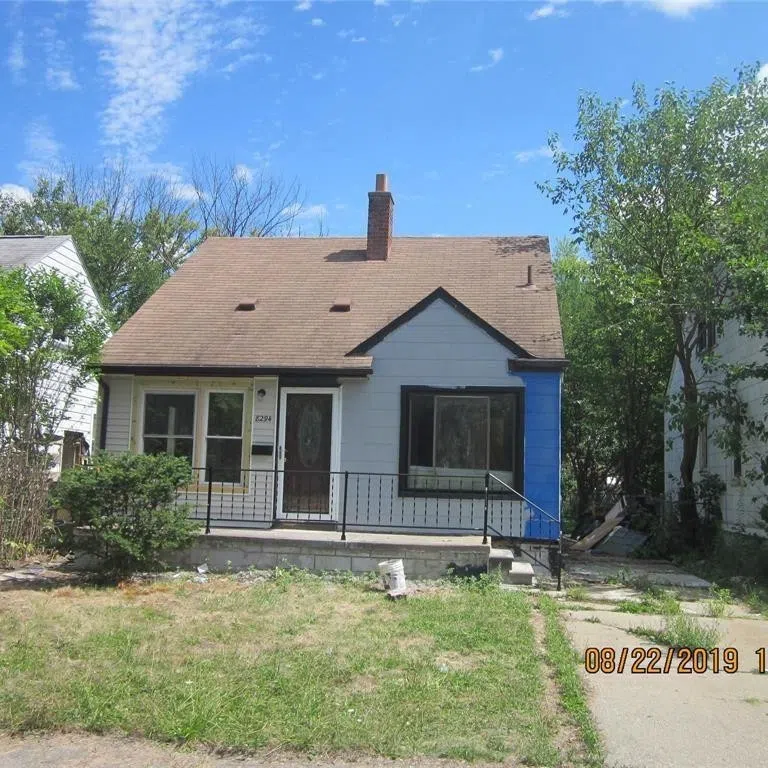 8294 Plainview Avenue Detroit, MI 48228