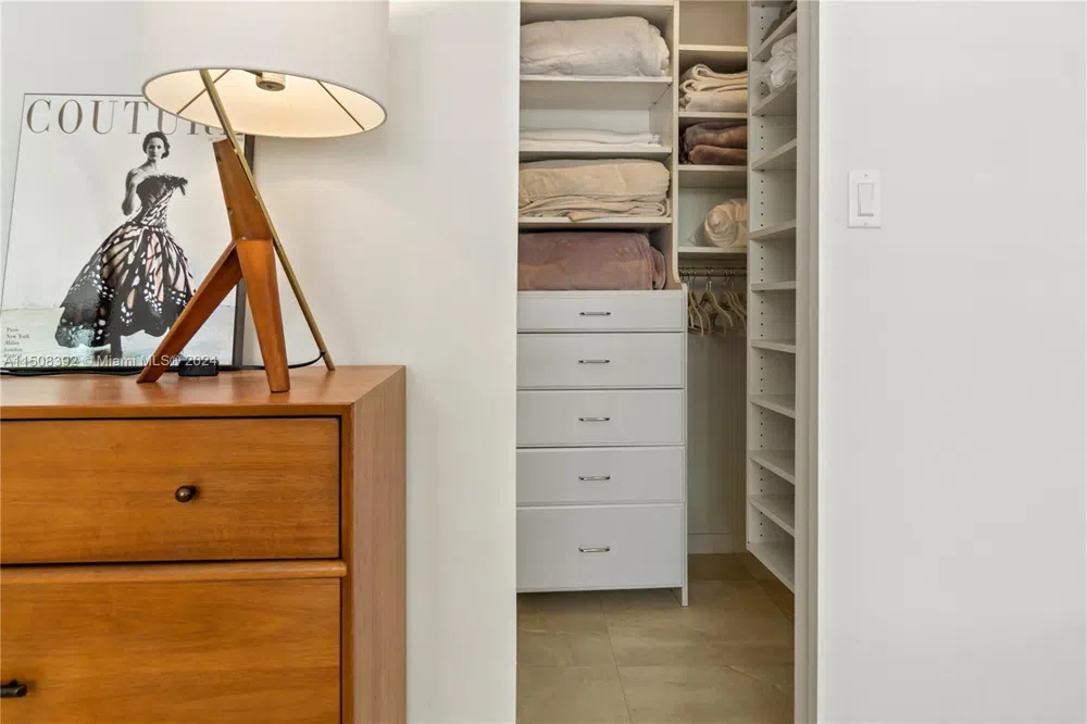 100 Lincoln Rd #1202 Miami Beach, FL 33139