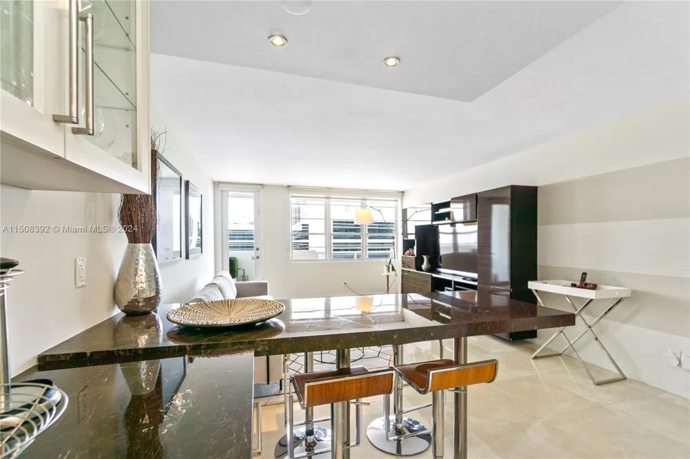 100 Lincoln Rd #1202 Miami Beach, FL 33139