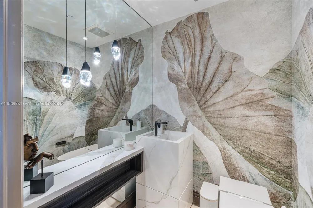 10295 E Collins Ave #1509 Bal Harbour, FL 33154