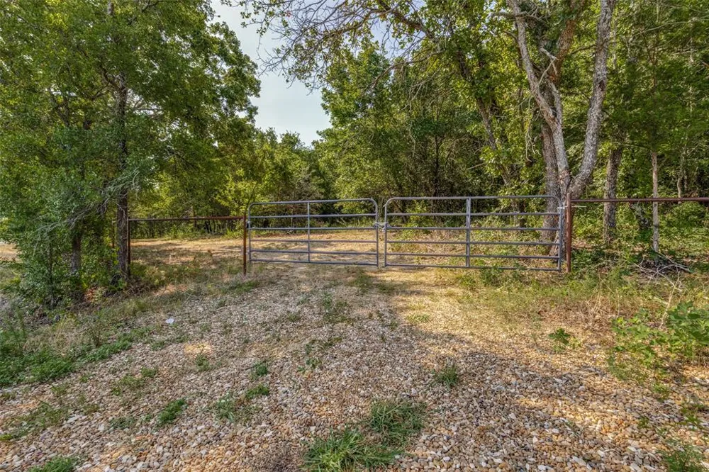 6650 State Hwy 56 Highway Bells, TX 75414
