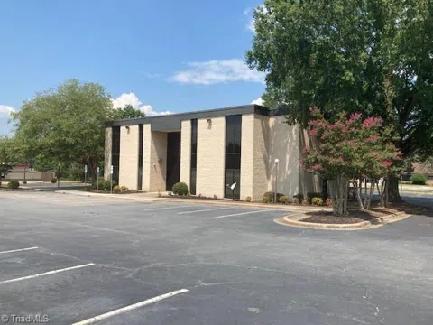 213 KINGS HIGHWAY