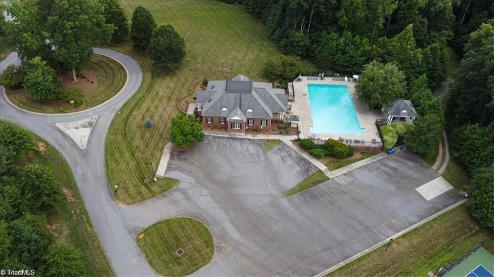 8194 Rob Roy Drive Summerfield, NC 27358