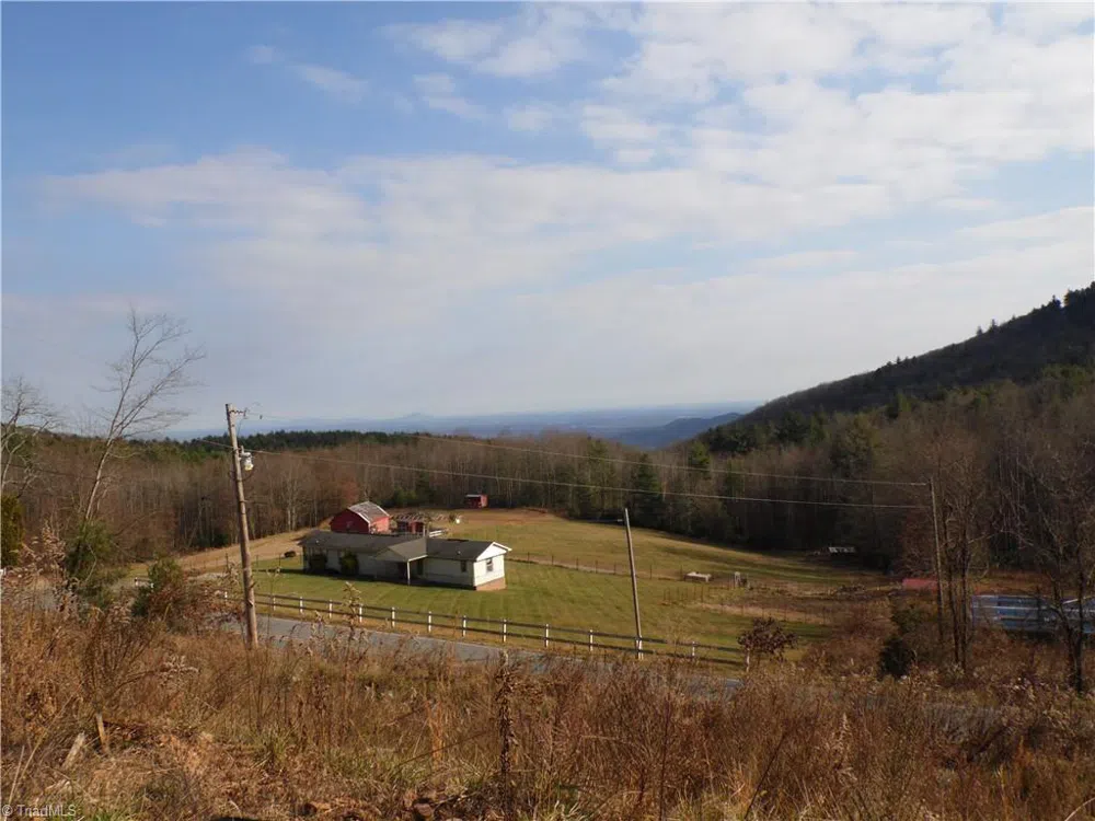 4143 Mountain View Road Glade Valley, NC 28627
