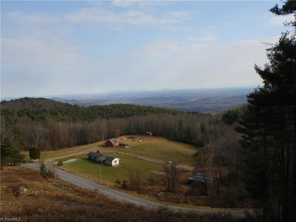 4143 Mountain View Road Glade Valley, NC 28627