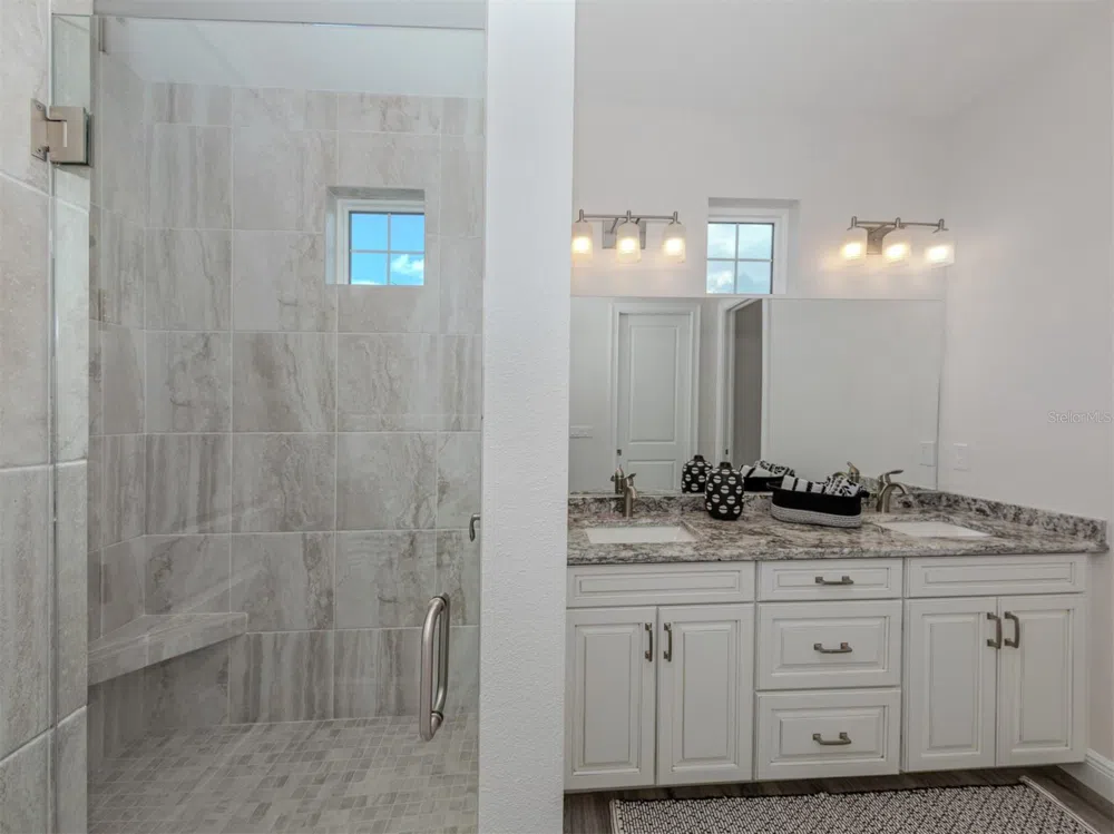 922 E VENICE AVENUE Venice, FL 34285