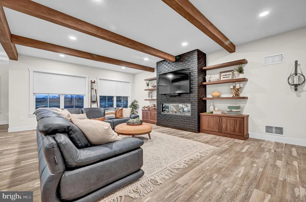 705 OXFORD DRIVE #39 - MODEL HOME York, PA 17406