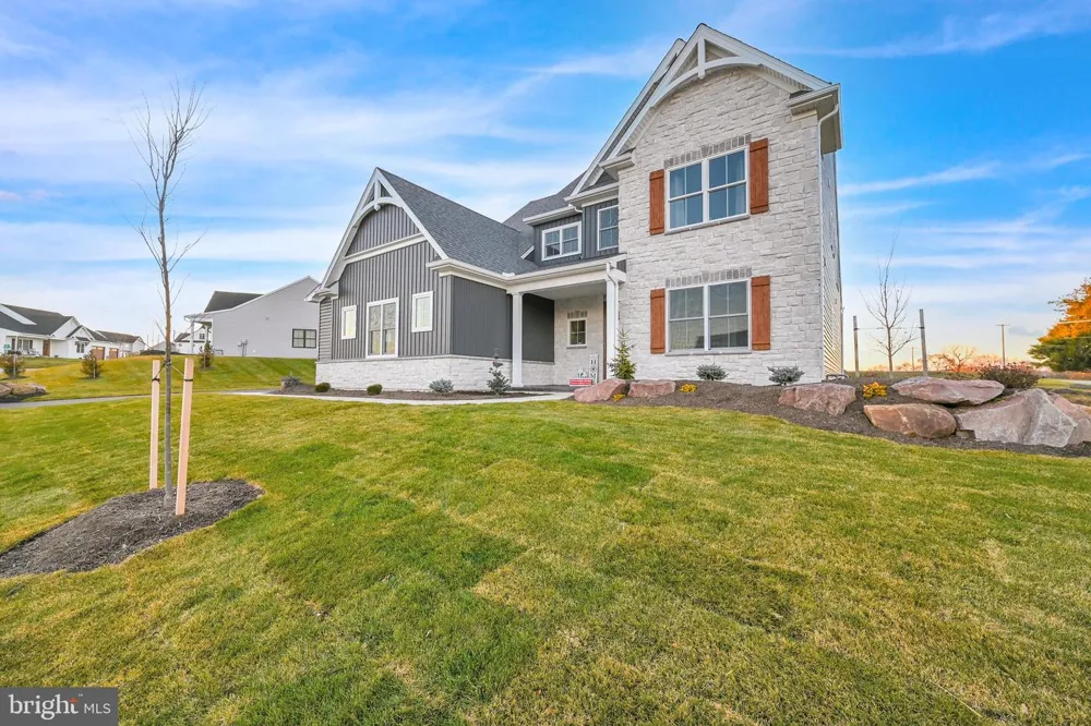 705 OXFORD DRIVE #39 - MODEL HOME York, PA 17406
