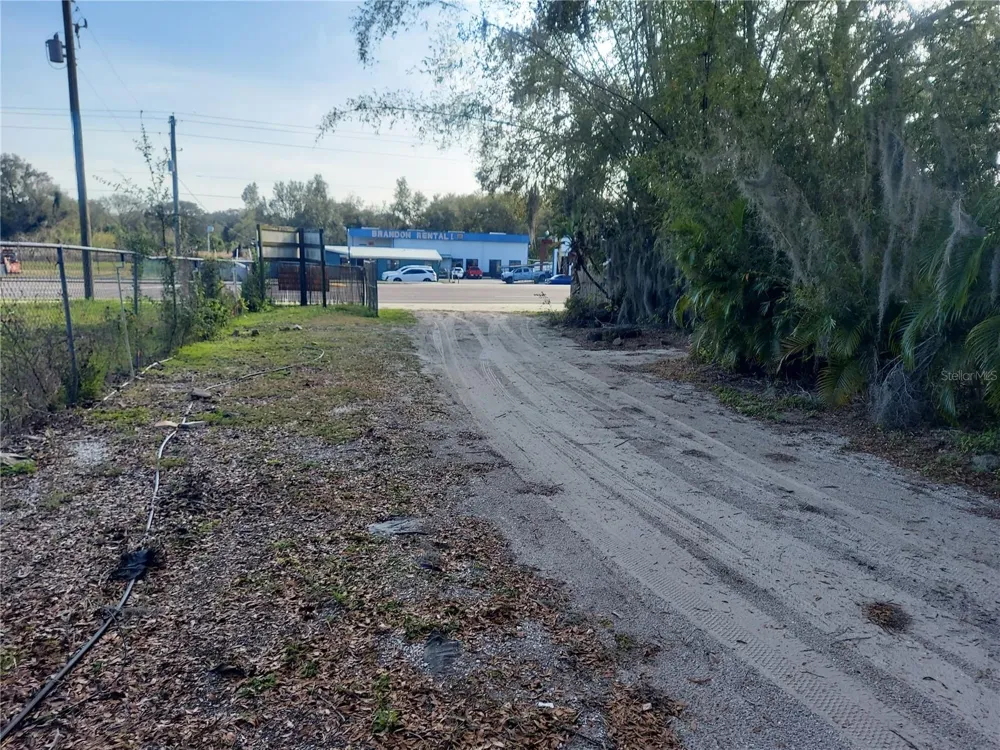 453 W DR MARTIN LUTHER KING JR BOULEVARD Seffner, FL 33584