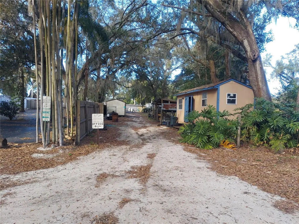453 W DR MARTIN LUTHER KING JR BOULEVARD Seffner, FL 33584