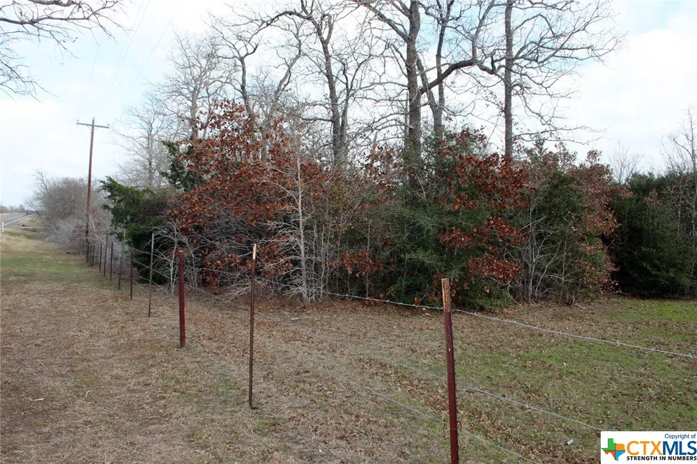 8729 E Fm 20 Dale, TX 78616