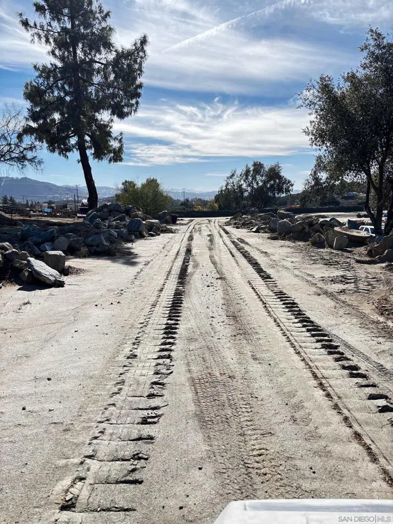 627 Emery Rd. Tecate, CA 91980