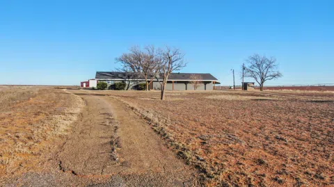 1651 FM 303