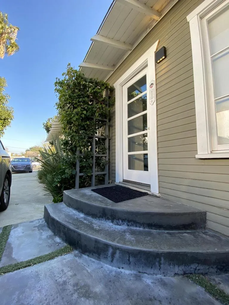 5623 Beck Avenue North Hollywood, CA 91601