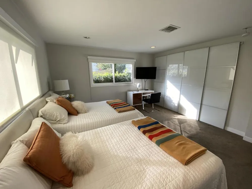 5623 Beck Avenue North Hollywood, CA 91601