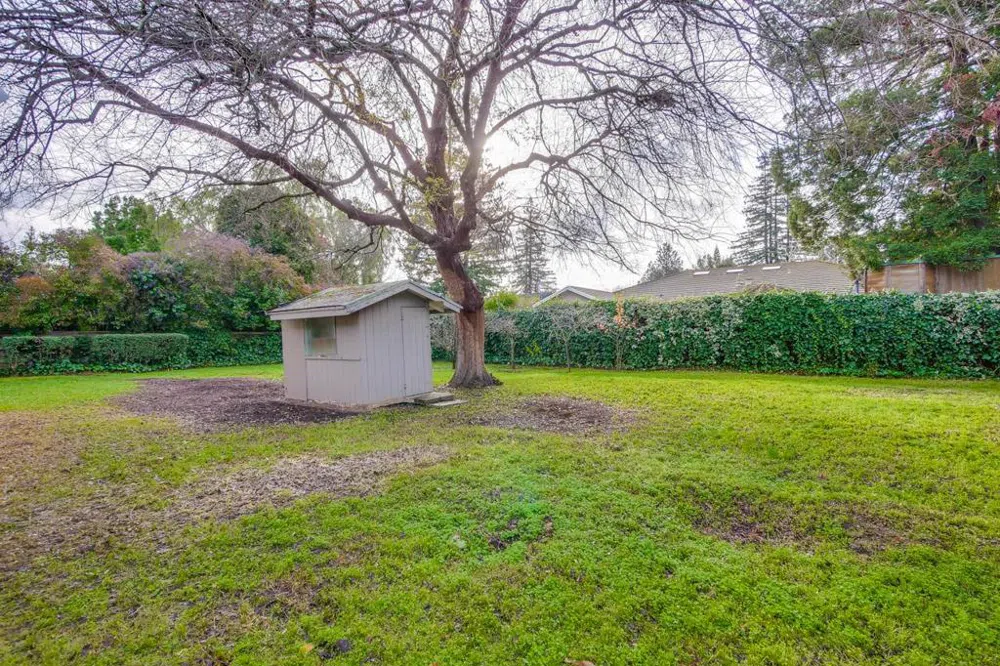 200 Almond Avenue Los Altos, CA 94022