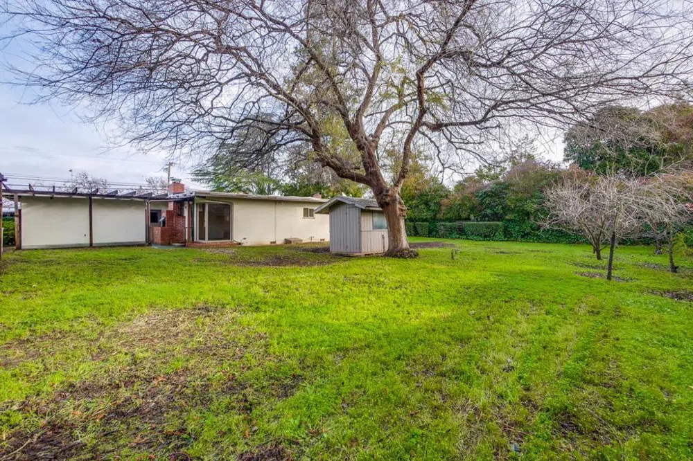 200 Almond Avenue Los Altos, CA 94022