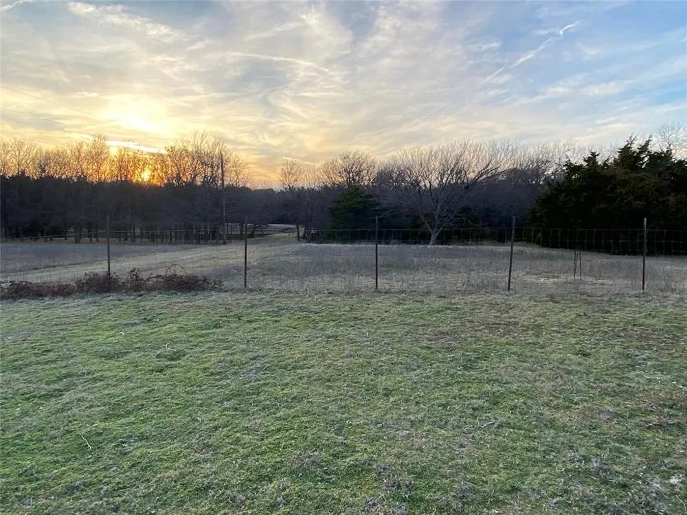 1755 Private Road 5312 McKinney, TX 75071