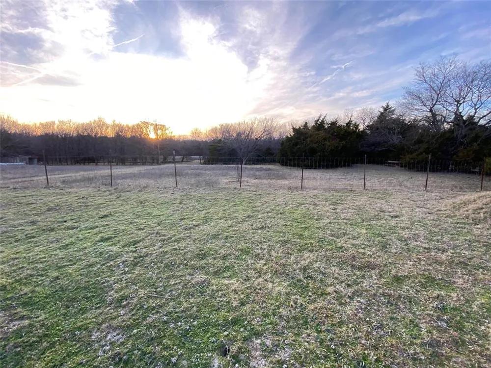 1755 Private Road 5312 McKinney, TX 75071